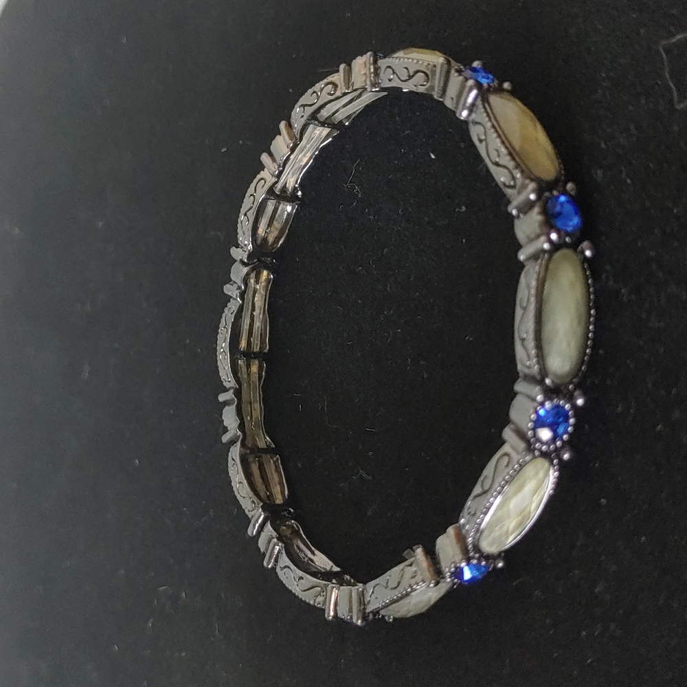 Vintage Lia Sofia Stretch Bracelet unsigned